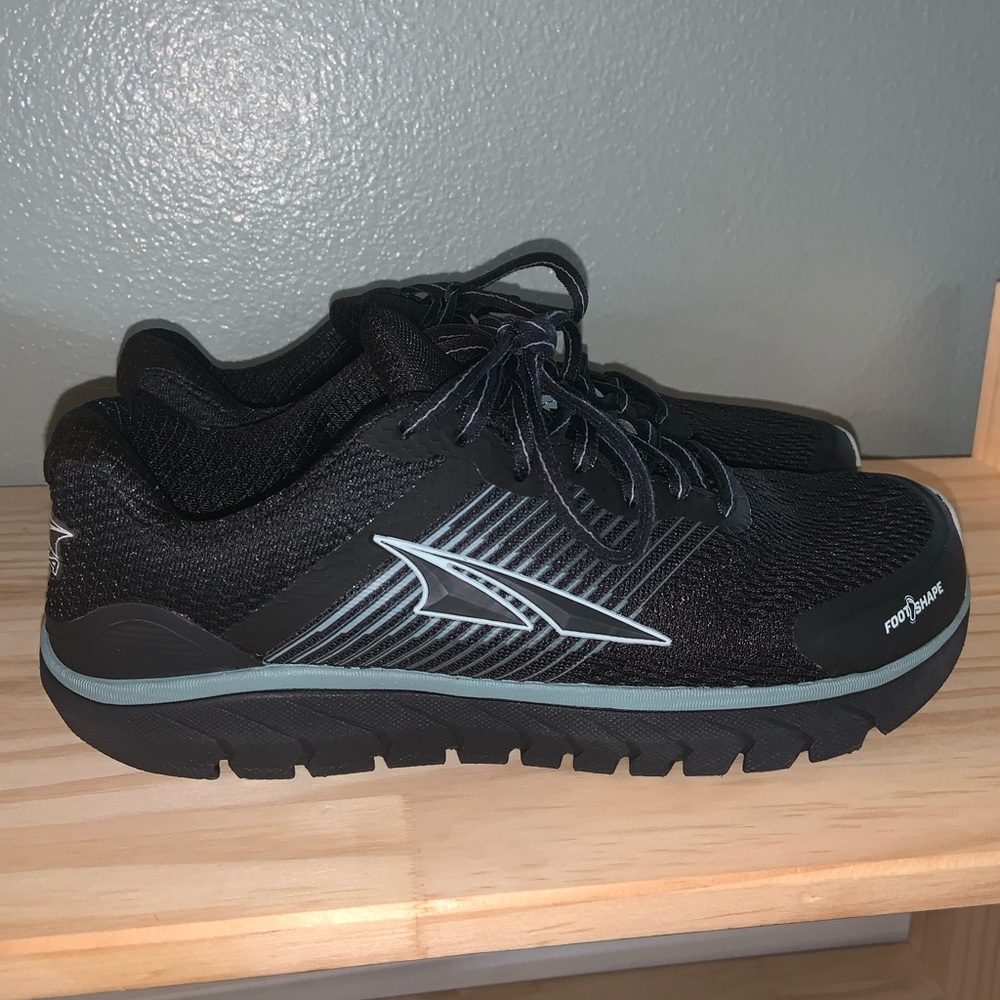 Women’s Altra Provision - New without tags - sz 8